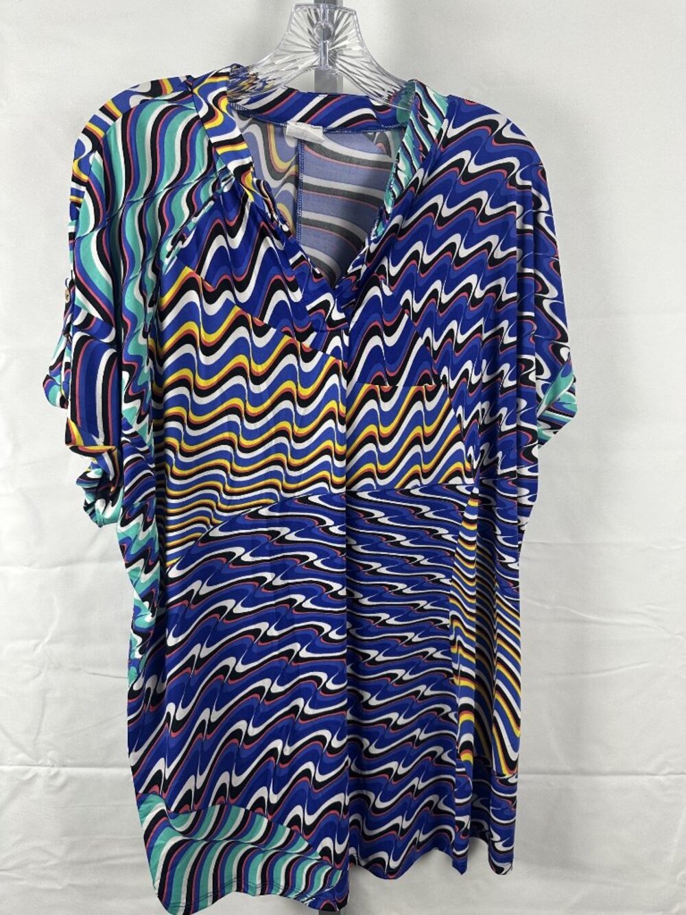 L.I.A Love Is All Multi‑Color Abstract Top | Plus Size 3X | NWT